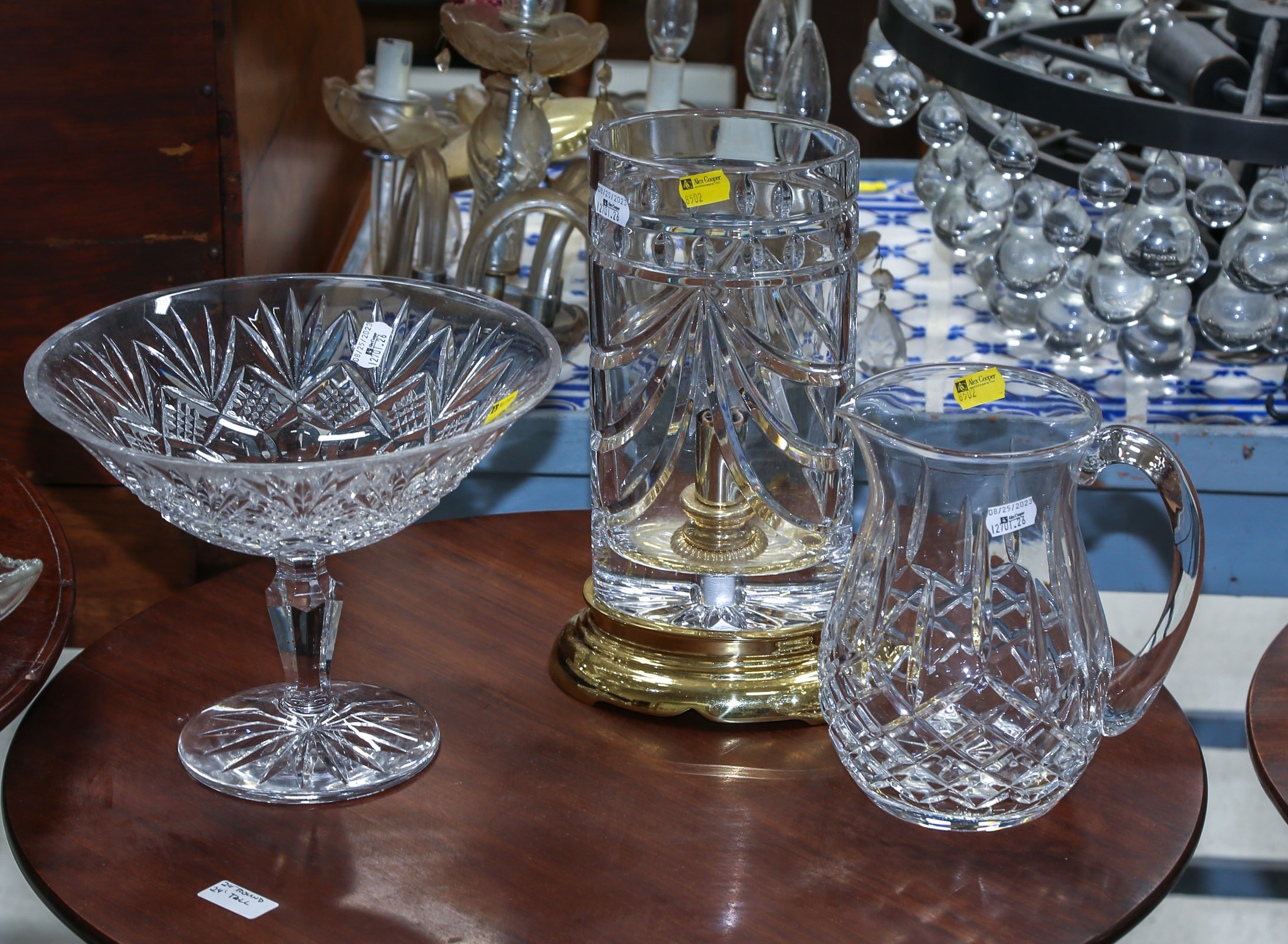 THREE PIECES OF WATERFORD GLASSWARE 3cb36b