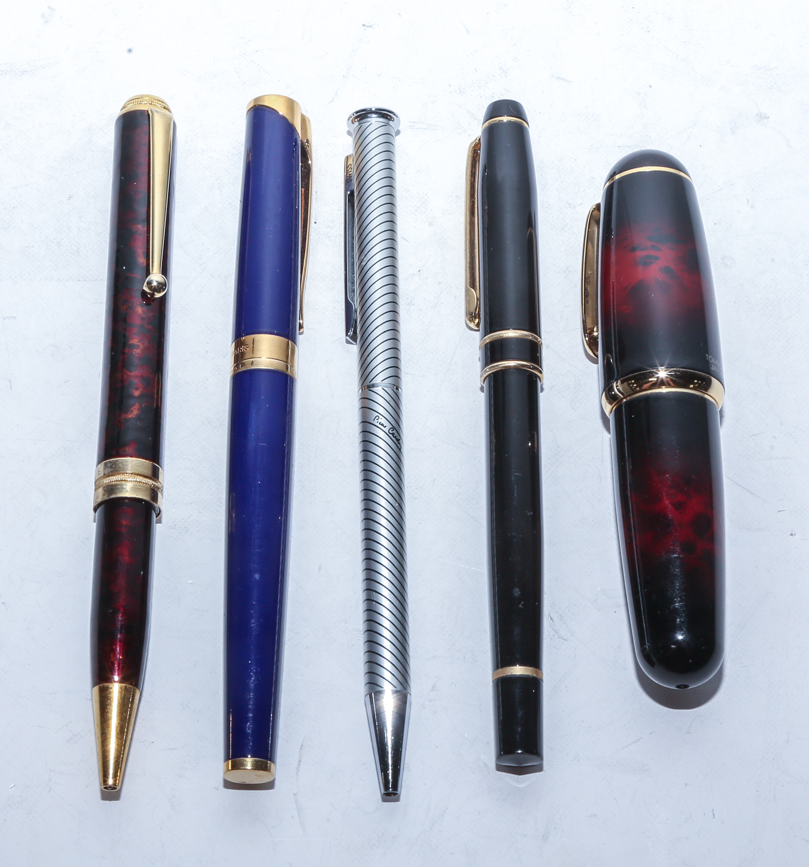 FIVE QUALITY ROLLER BALL PENS Including 3cb480