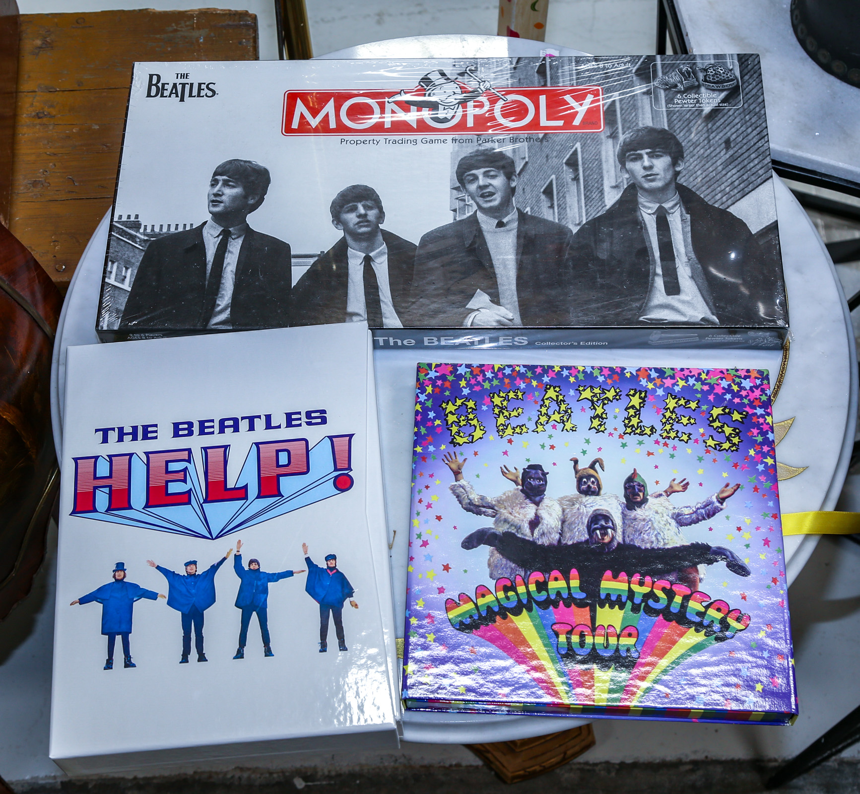 ASSORTED BEATLES COLLECTIBLES Including 3cb4ae