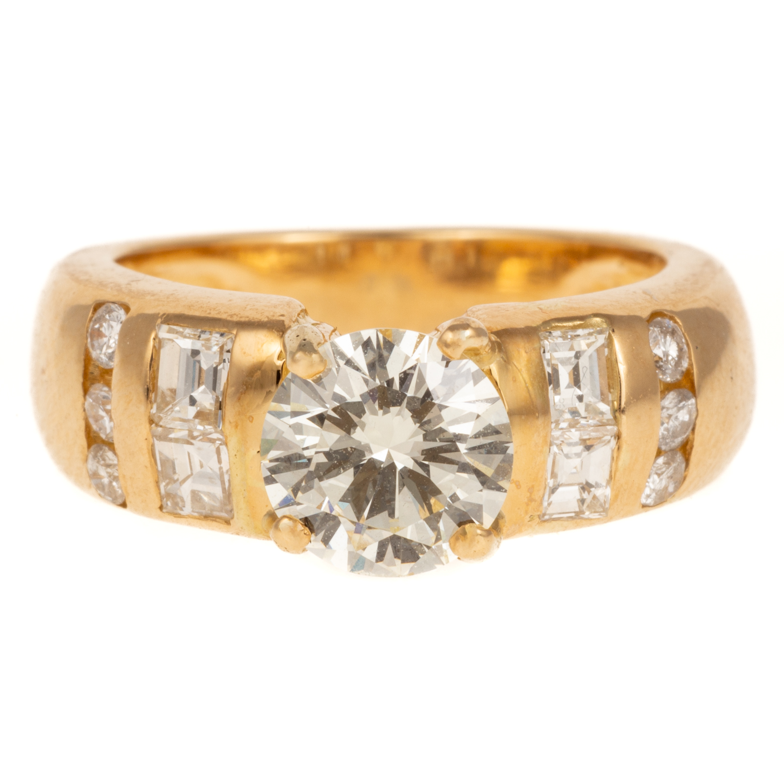 A 1.20 CARAT DIAMOND RING IN 18K