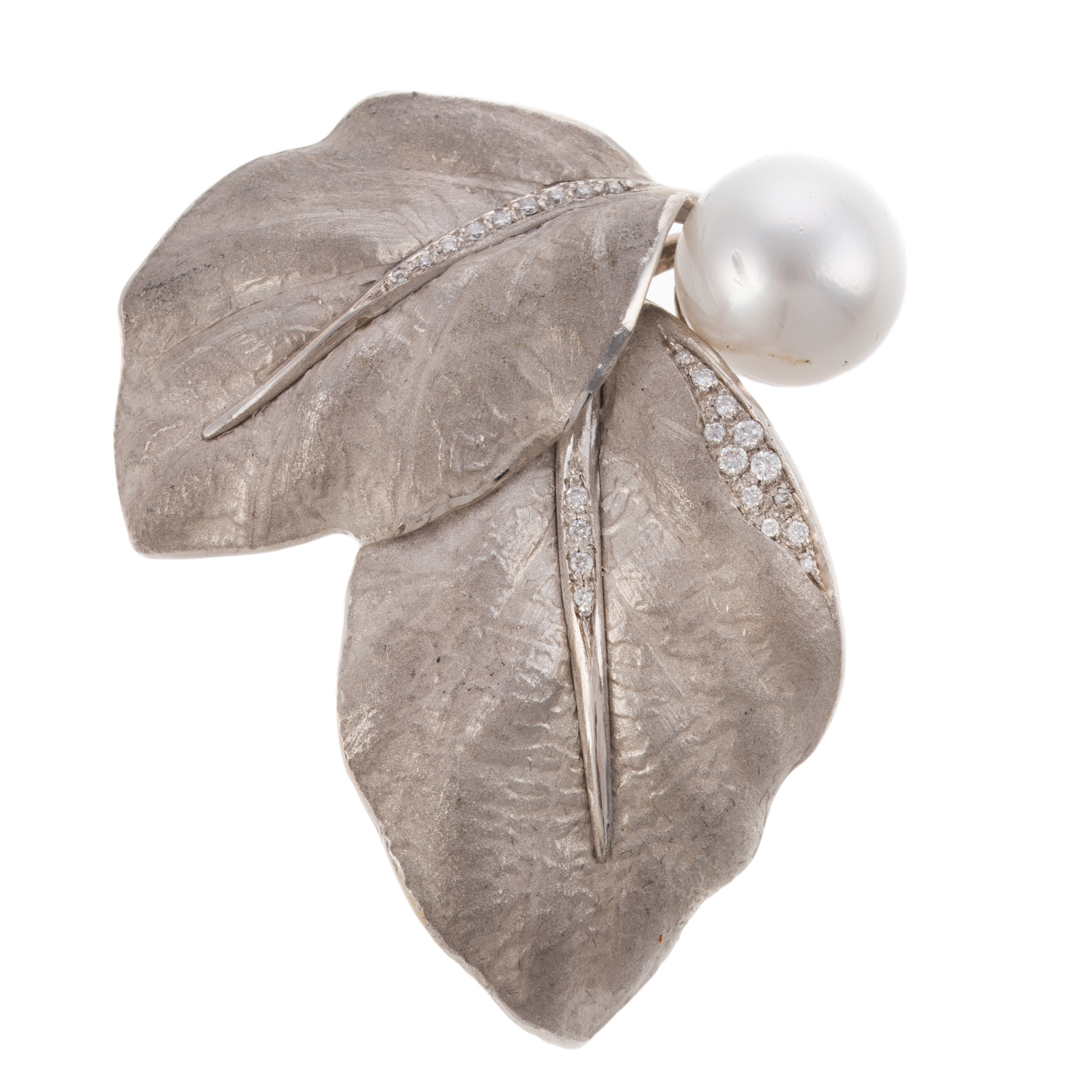 AN 18K WHITE GOLD LEAF SOUTH SEA PEARL