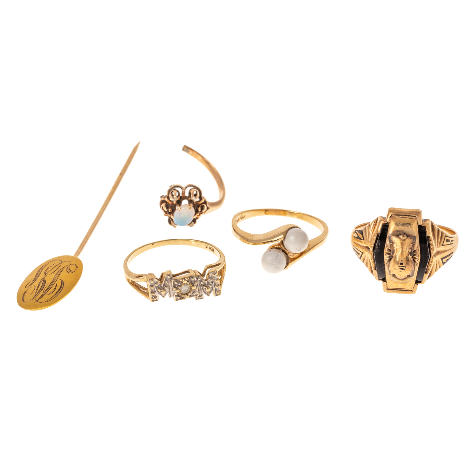 A COLLECTION OF GOLD RINGS & PINS
