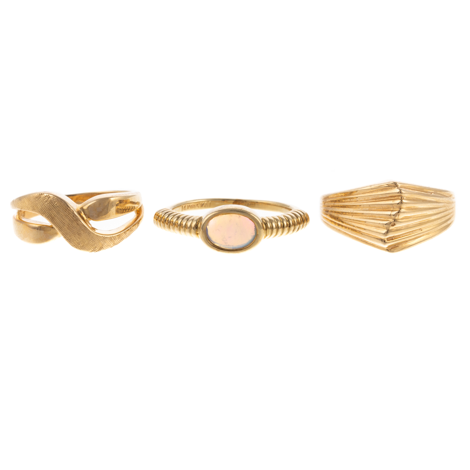 A TRIO OF RINGS IN 14K 1) 14K yellow