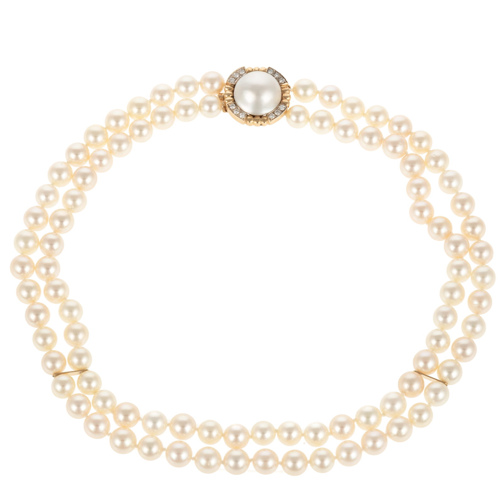 A DOUBLE STRAND PEARL NECKLACE 3cb54c