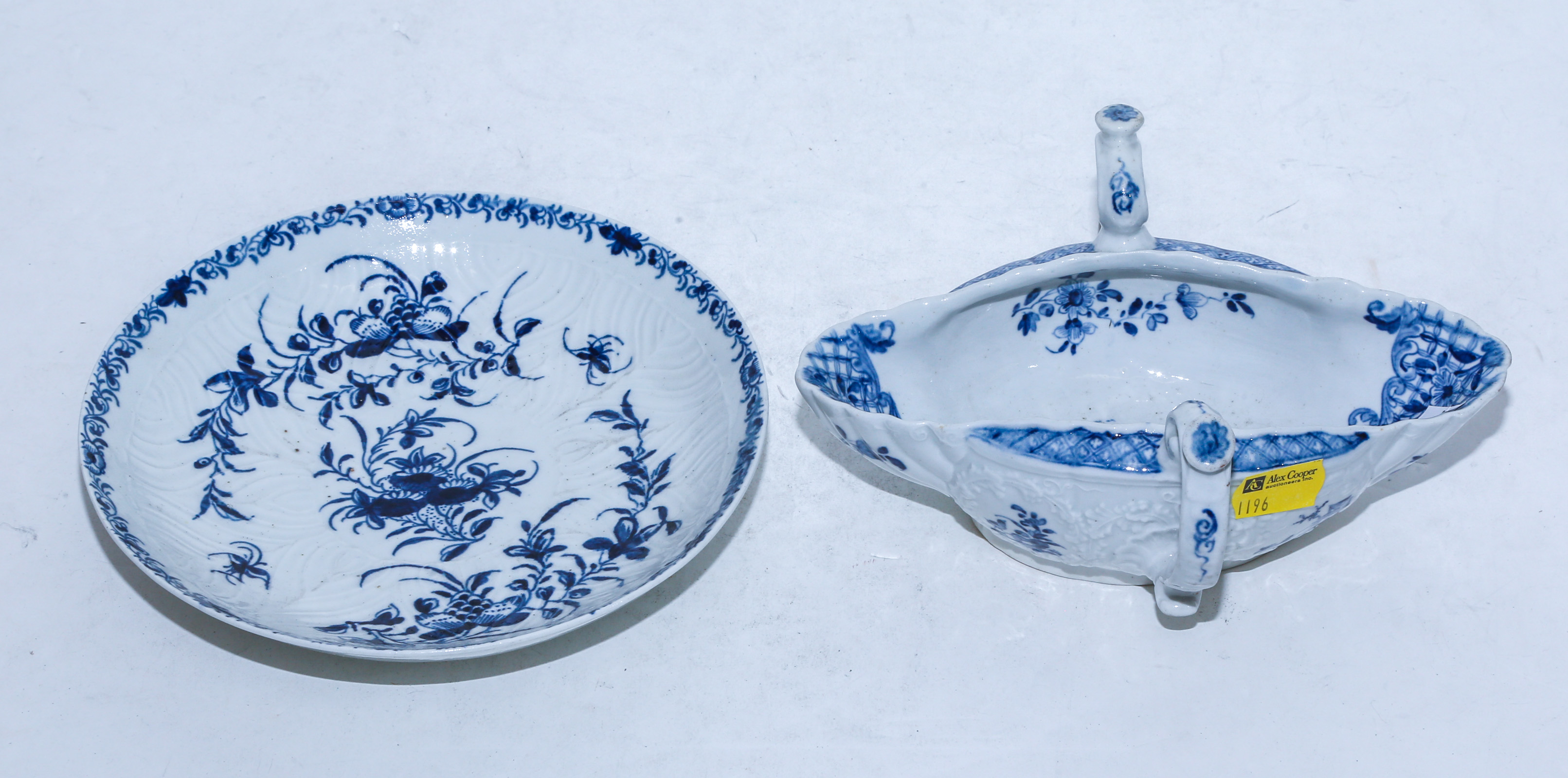 TWO PIECES OF EARLY WORCESTER PORCELAIN