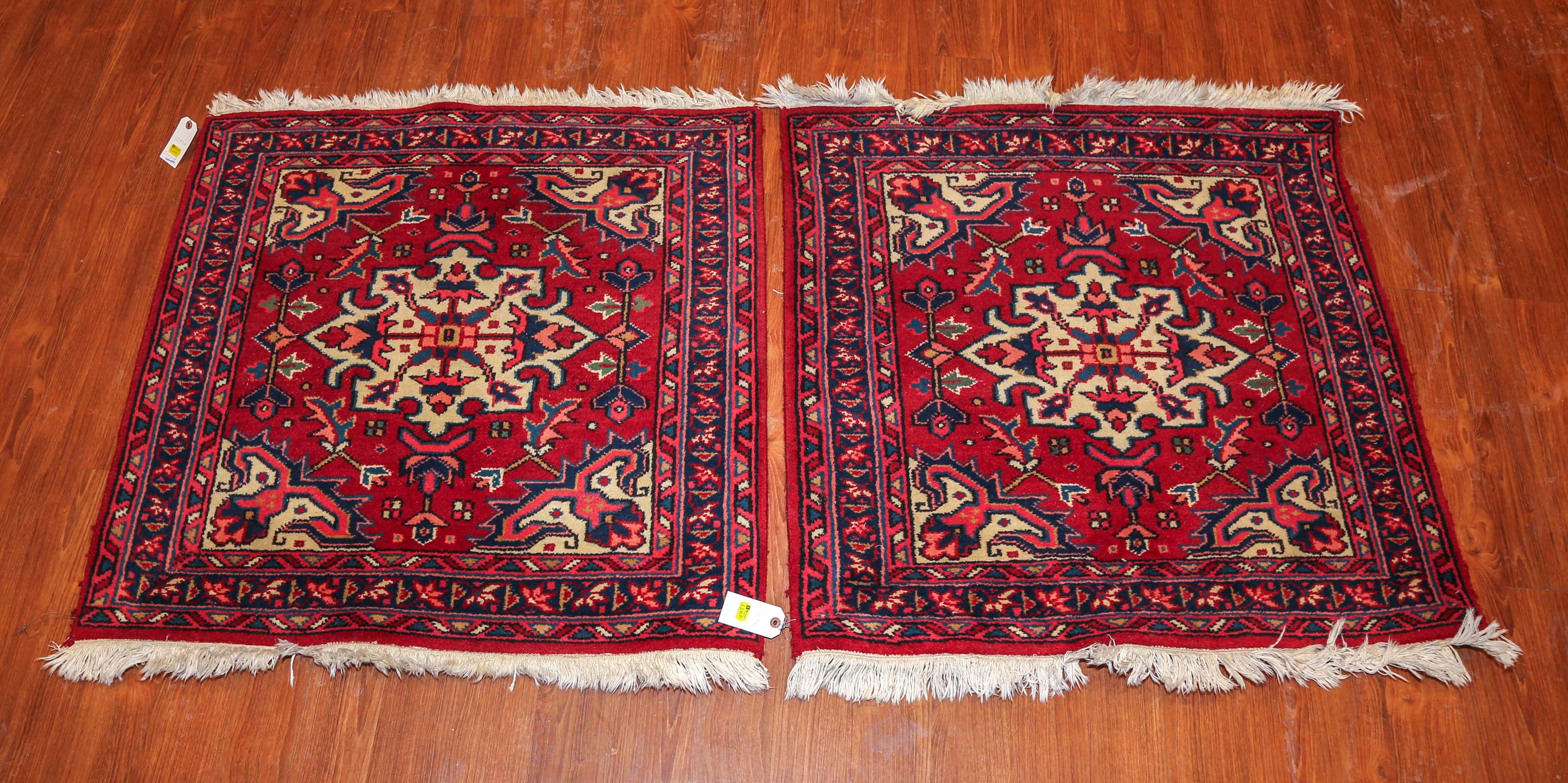 A PAIR OF HERIZ RUGS 3 X 3 2  3cb837