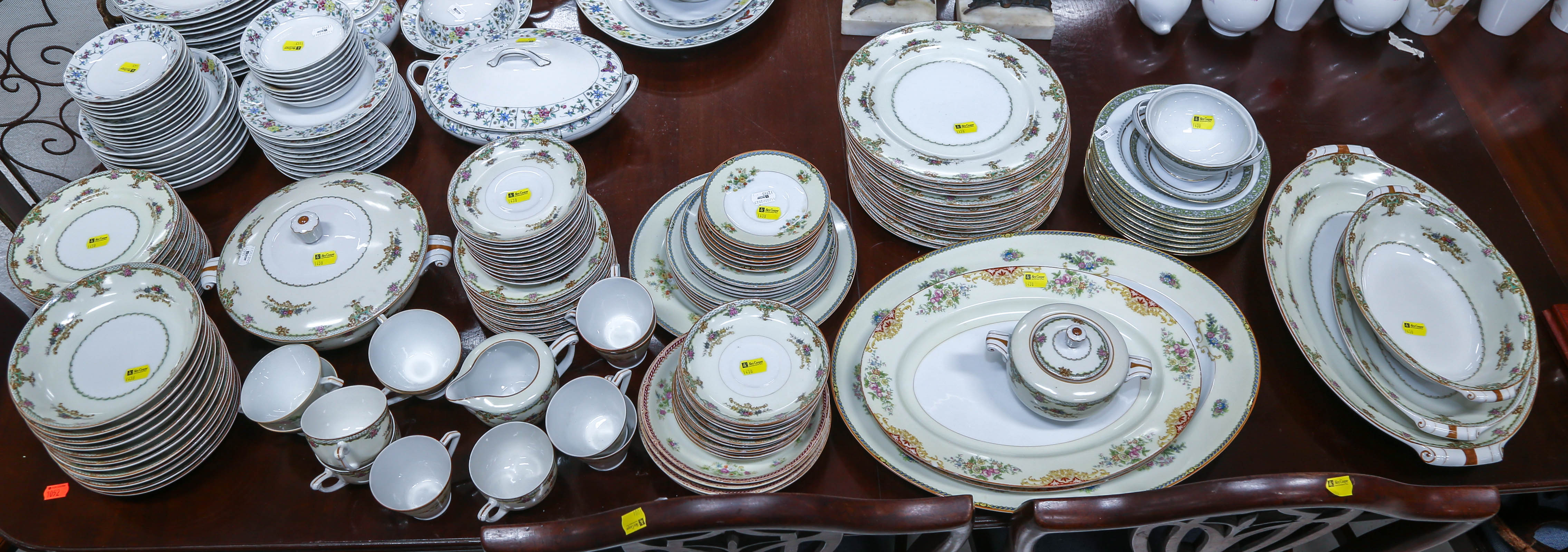 ASSORTMENT OF NARUMI DINNERWARE