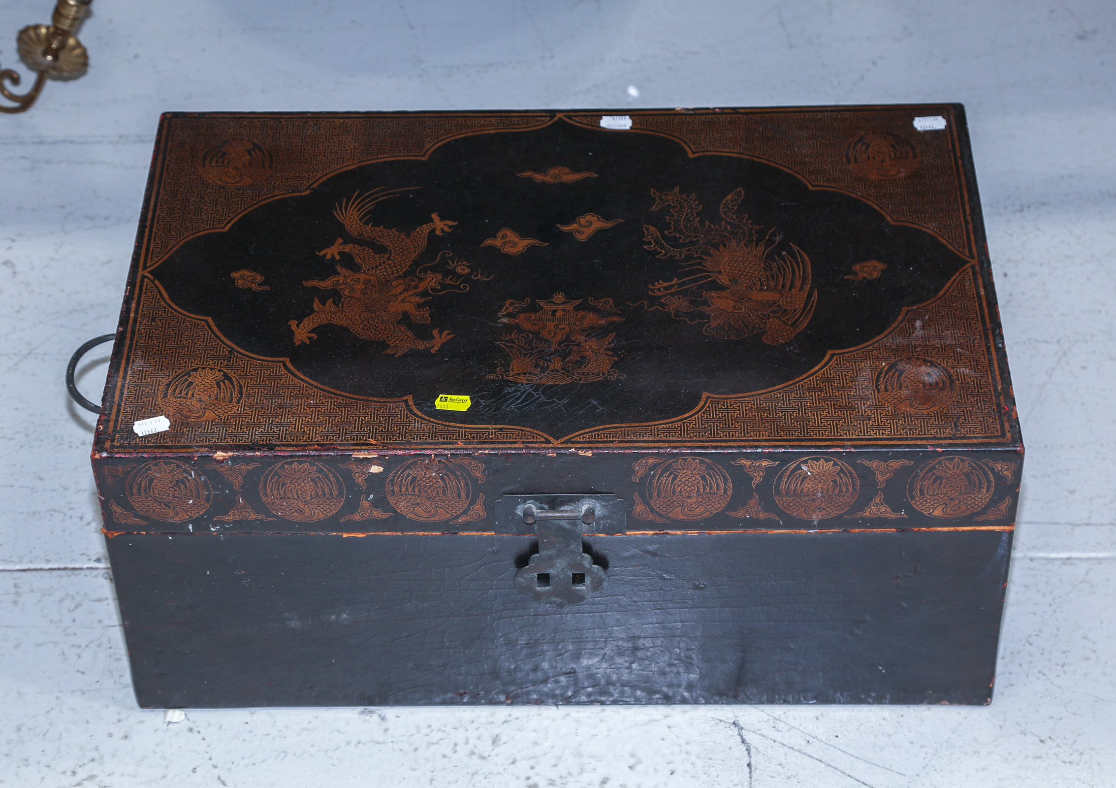 CHINESE PAINTED LACQUER STORAGE 3cb8c3
