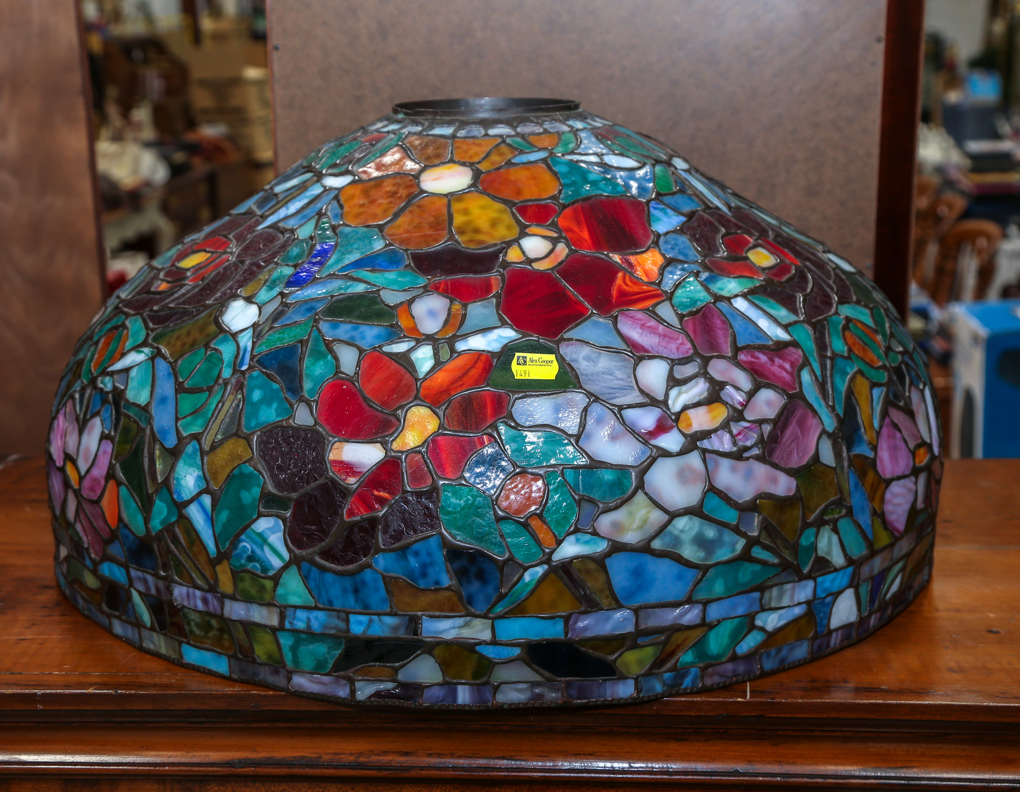 AN AMERICAN LEADED STAINED GLASS LAMP