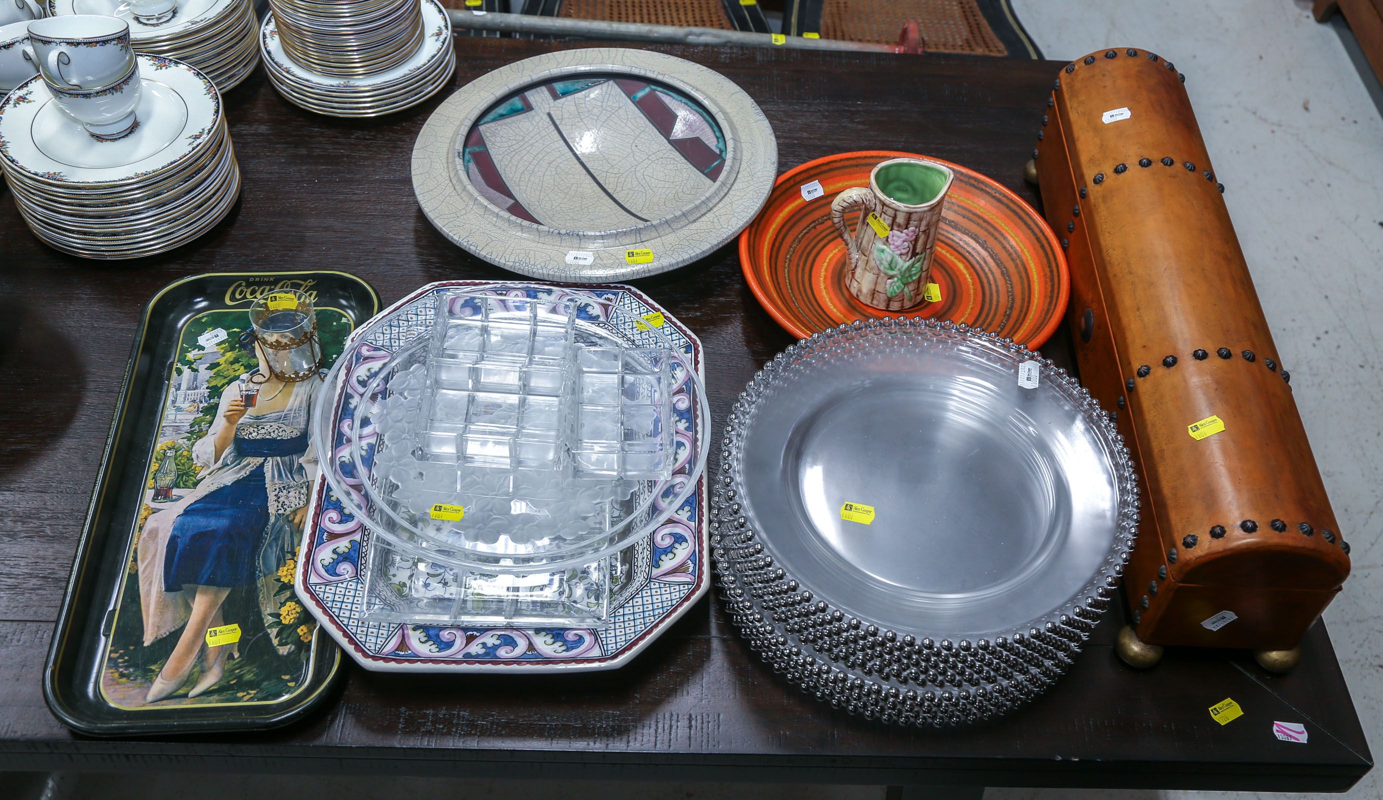 ASSORTED DECORATIVE ITEMS Including 3cb9ec