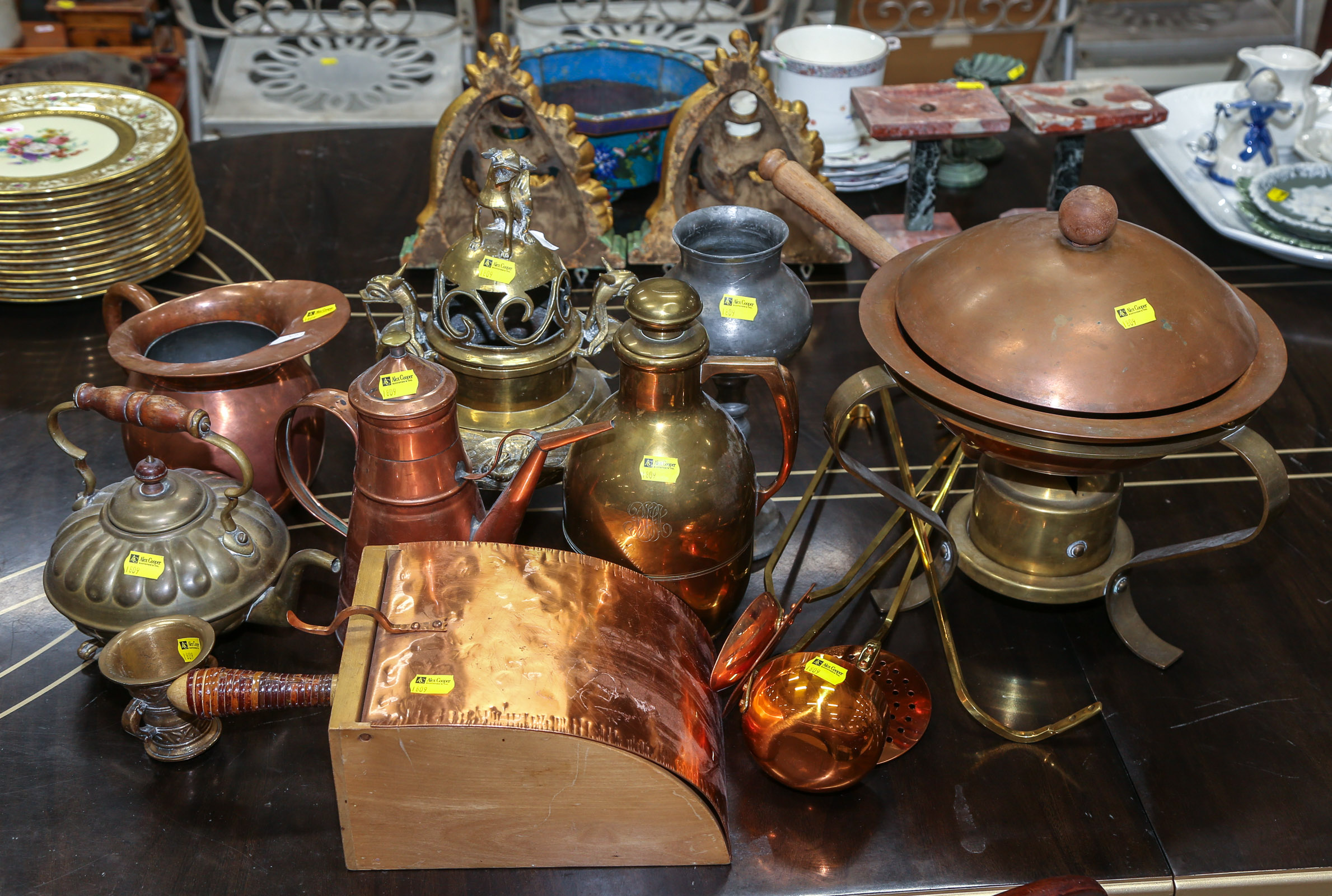 SELECTION OF COPPER & BRASS HOUSEHOLD