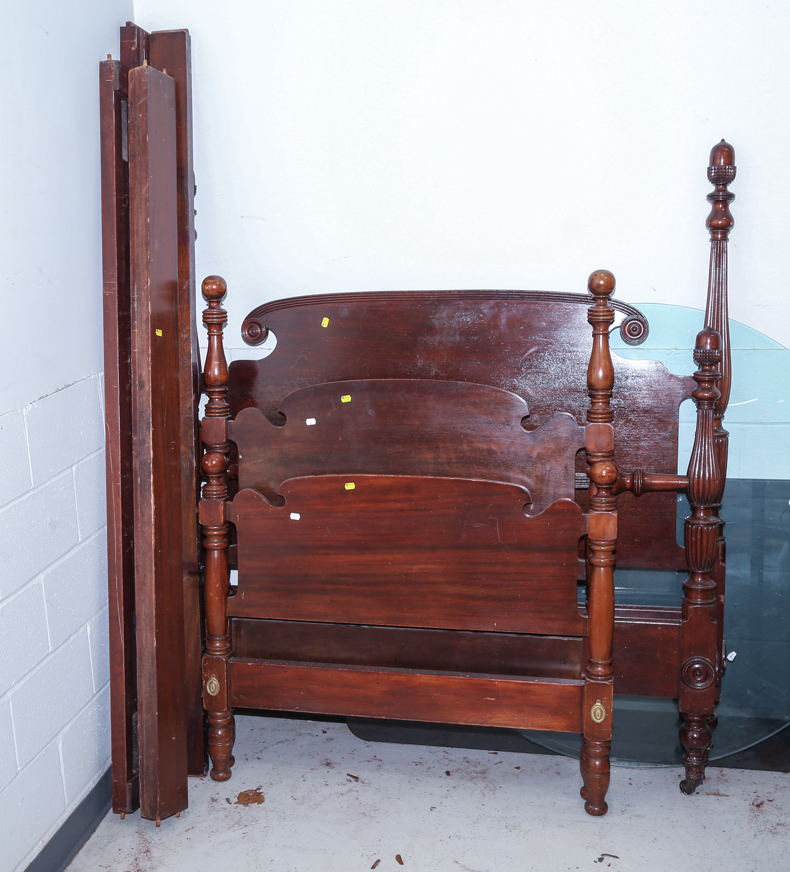 TWO AMERICAN CLASSICAL STYLE MAHOGANY 3cba0c