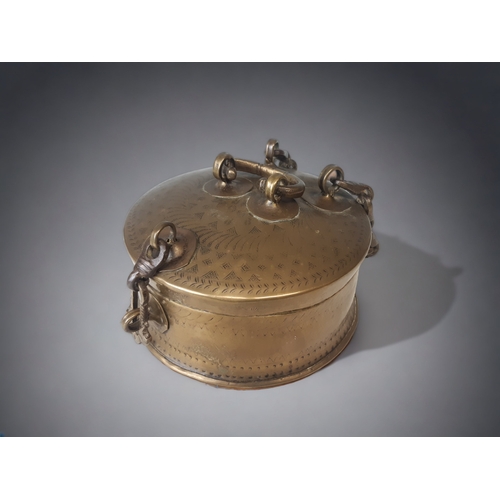 AN INDIAN BRASS BETEL PANDAN BOX  3c9416