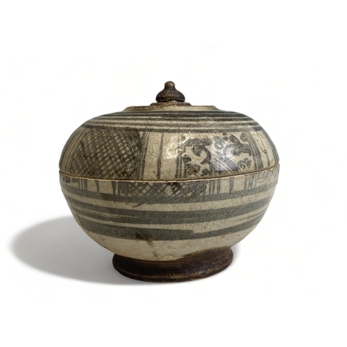 A Thai Sawankhalok pottery lidded 3c9466