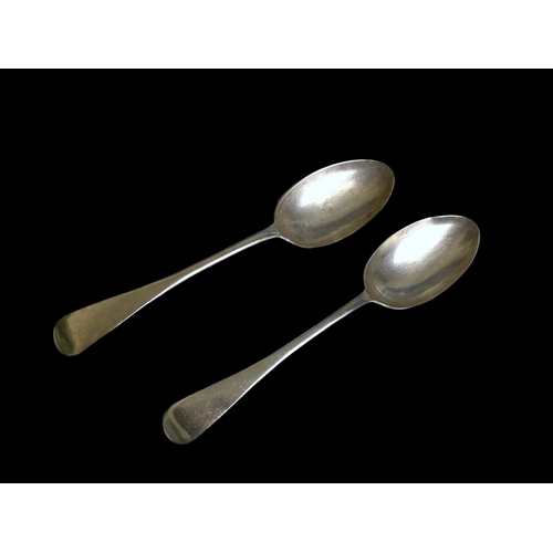 Two Victorian sterling silver serving 3c9623