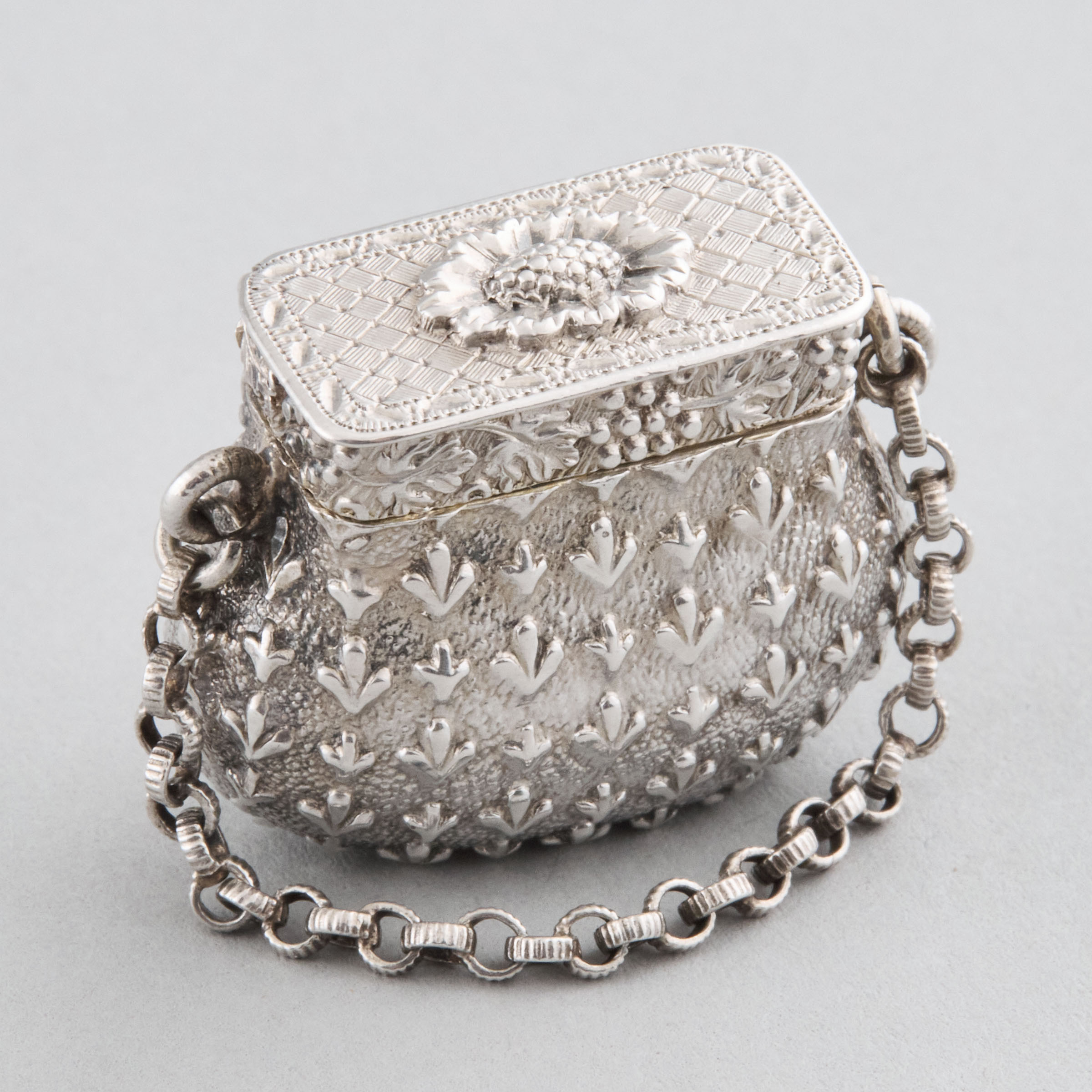 Victorian Silver Purse-Form Vinaigrette,