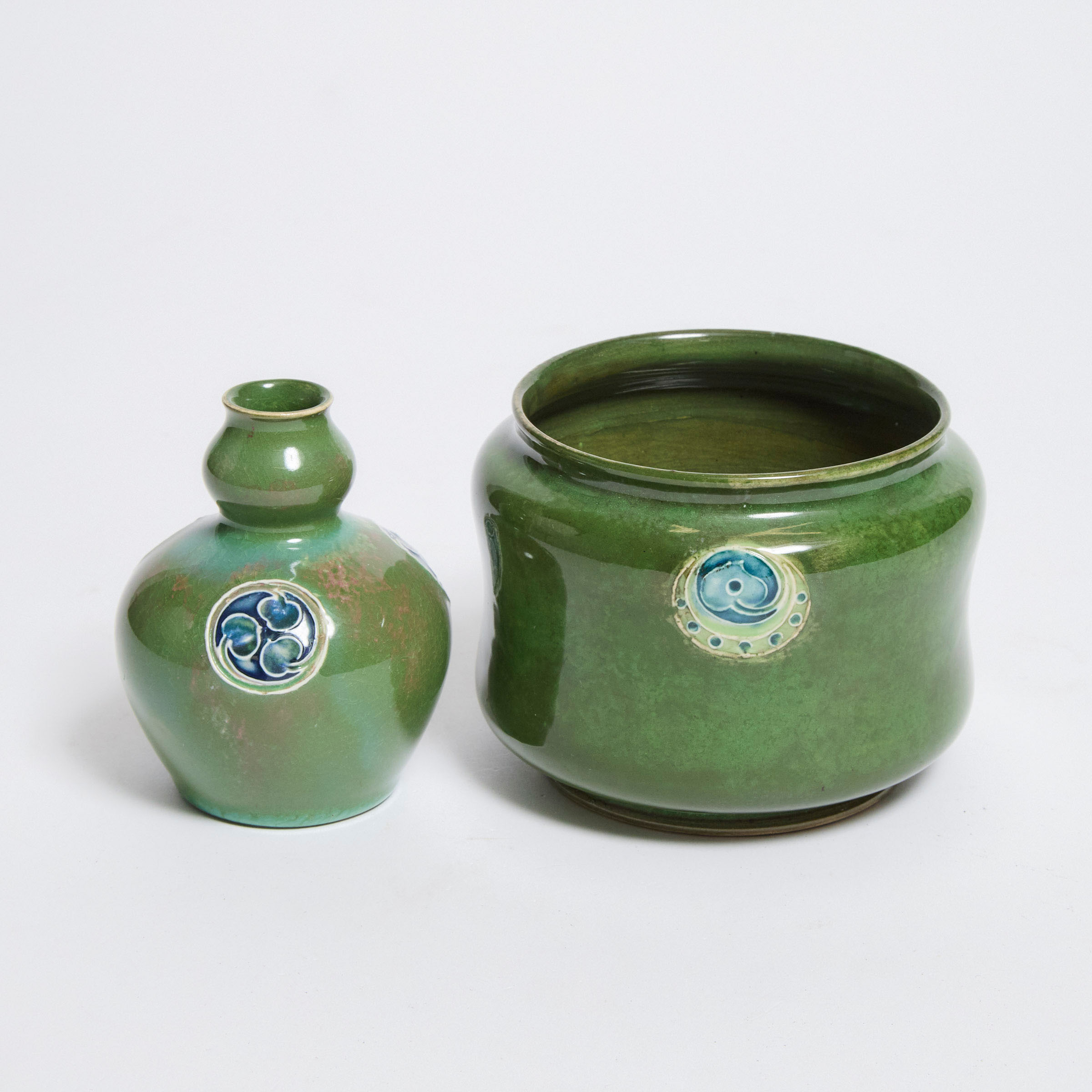 Two Macintyre Moorcroft Green Flamminian 3c9806