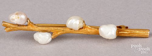 GOLD AND PEARL BROOCHGold and pearl