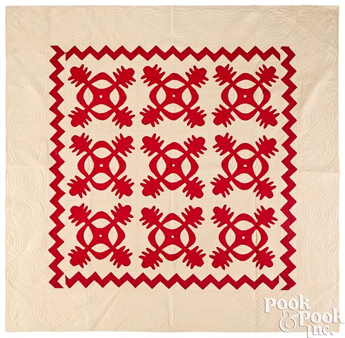 RED AND WHITE APPLIQUé QUILT,