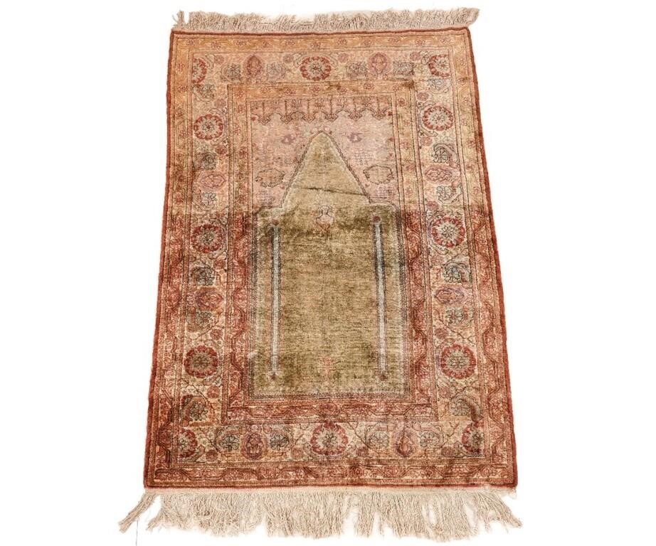 Turkish silk prayer rug.
5' x 4'
Condition: