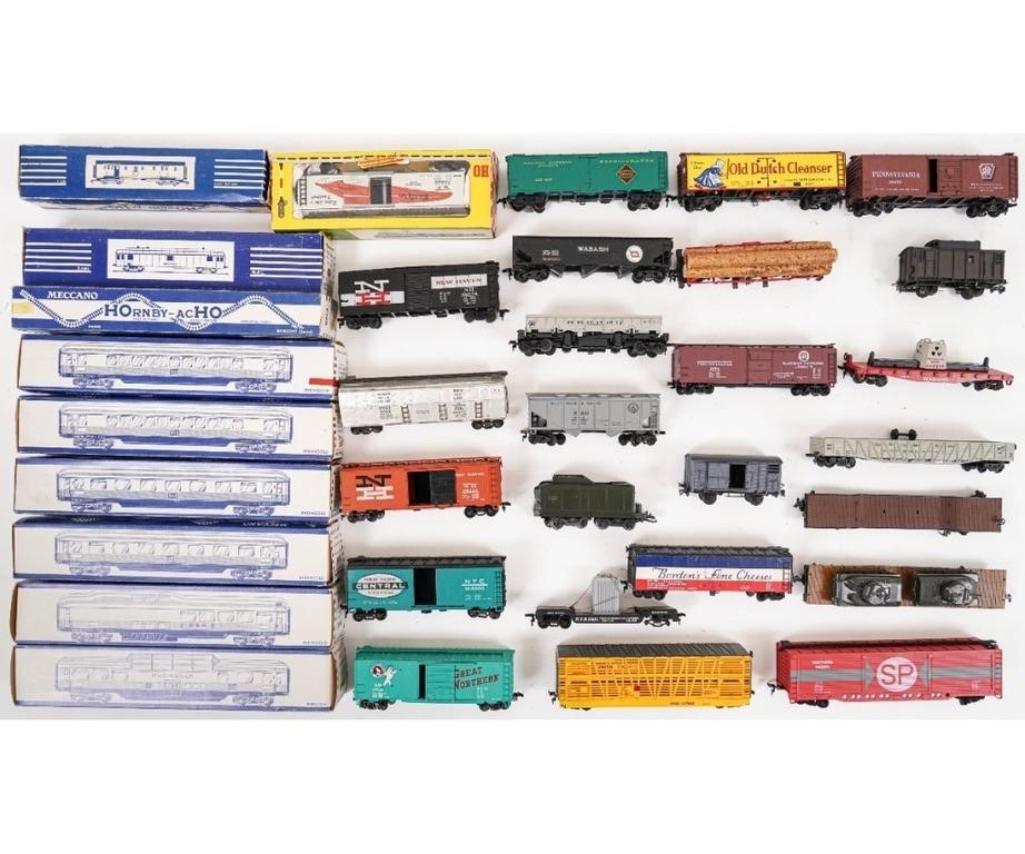 25 HO freight cars and 9 Hornby-Acho