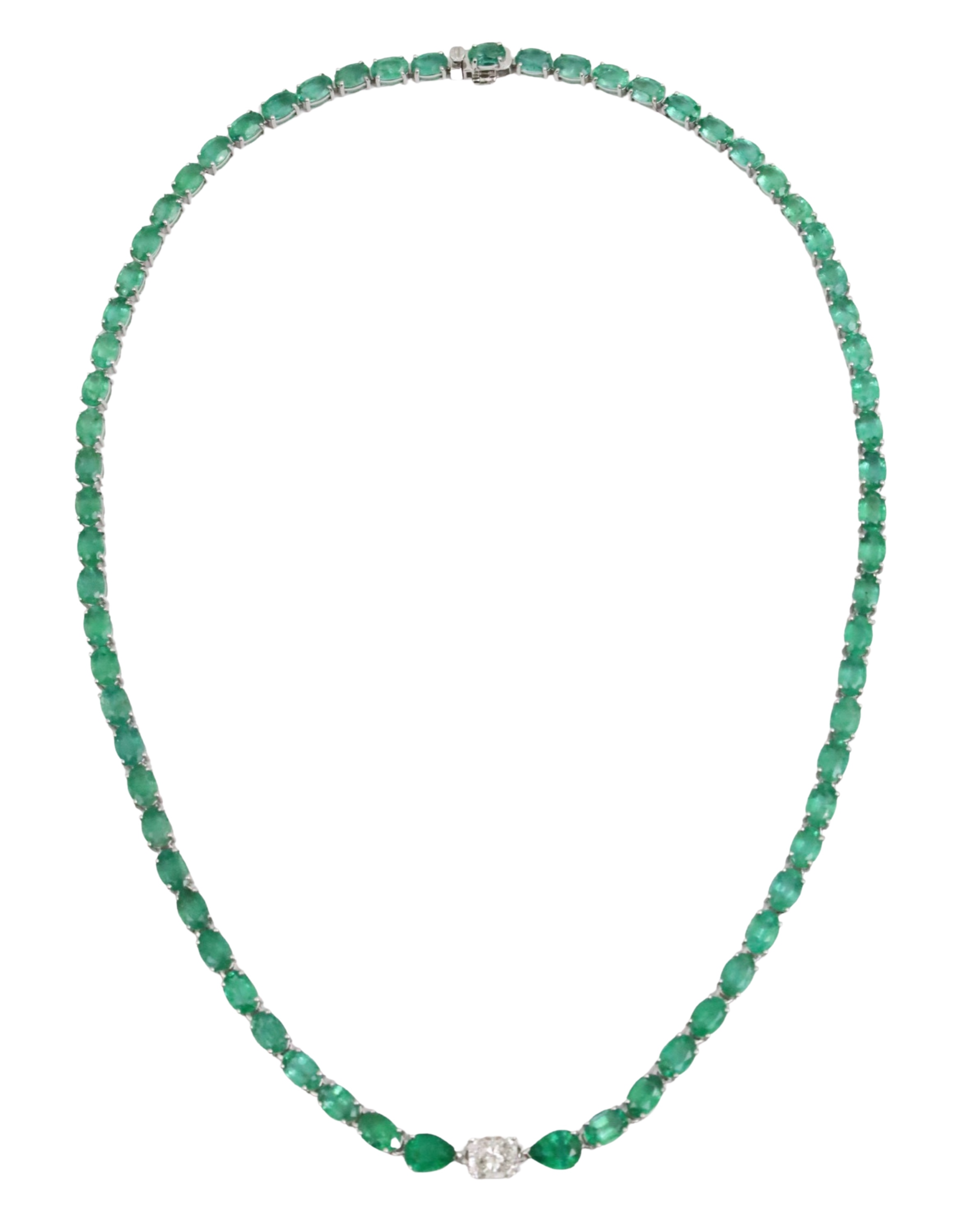 18K WG EMERALD DIAMOND NECKLACE 3ccb0f