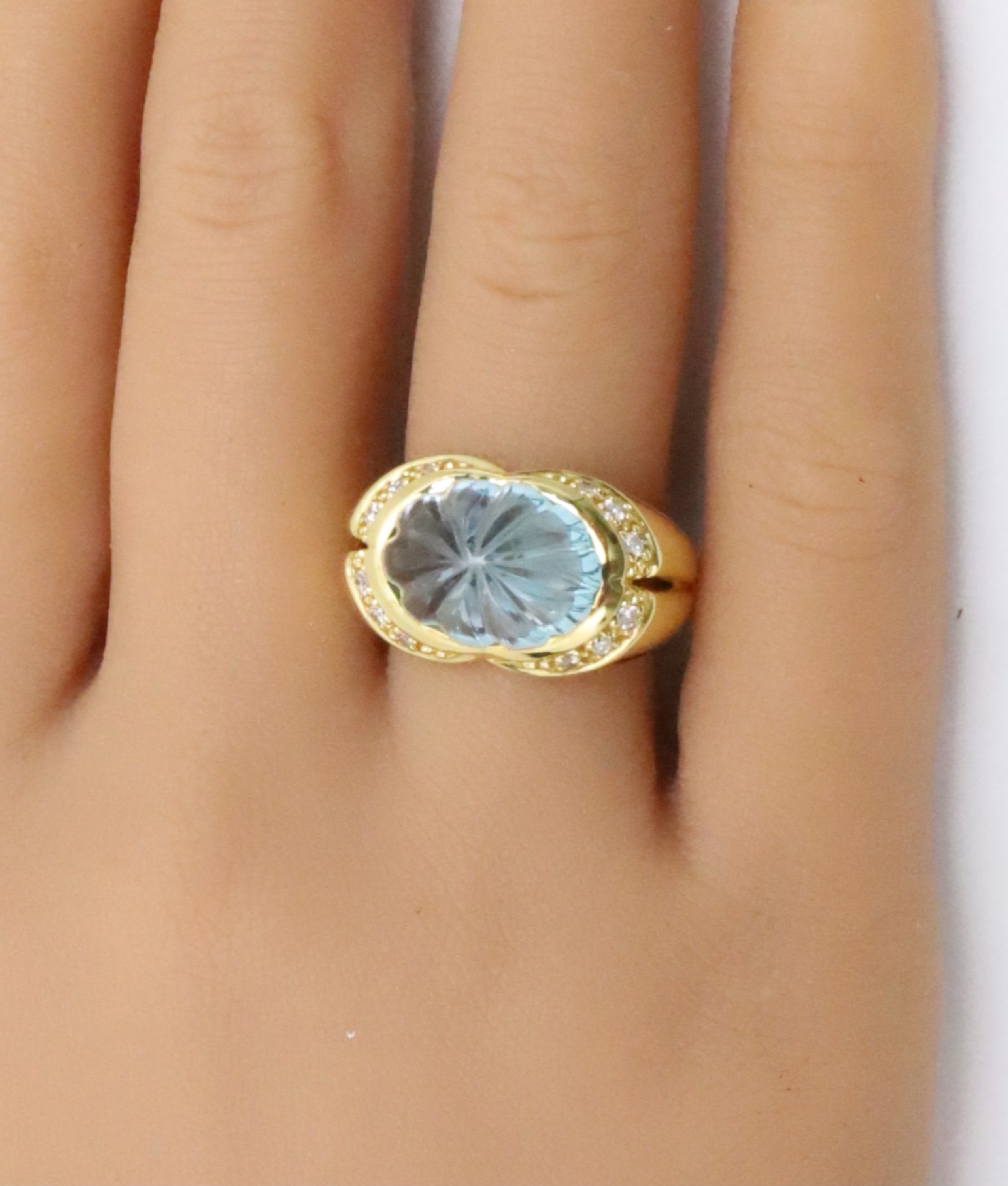 18K YG BLUE TOPAZ DIAMOND RING 3ccb19