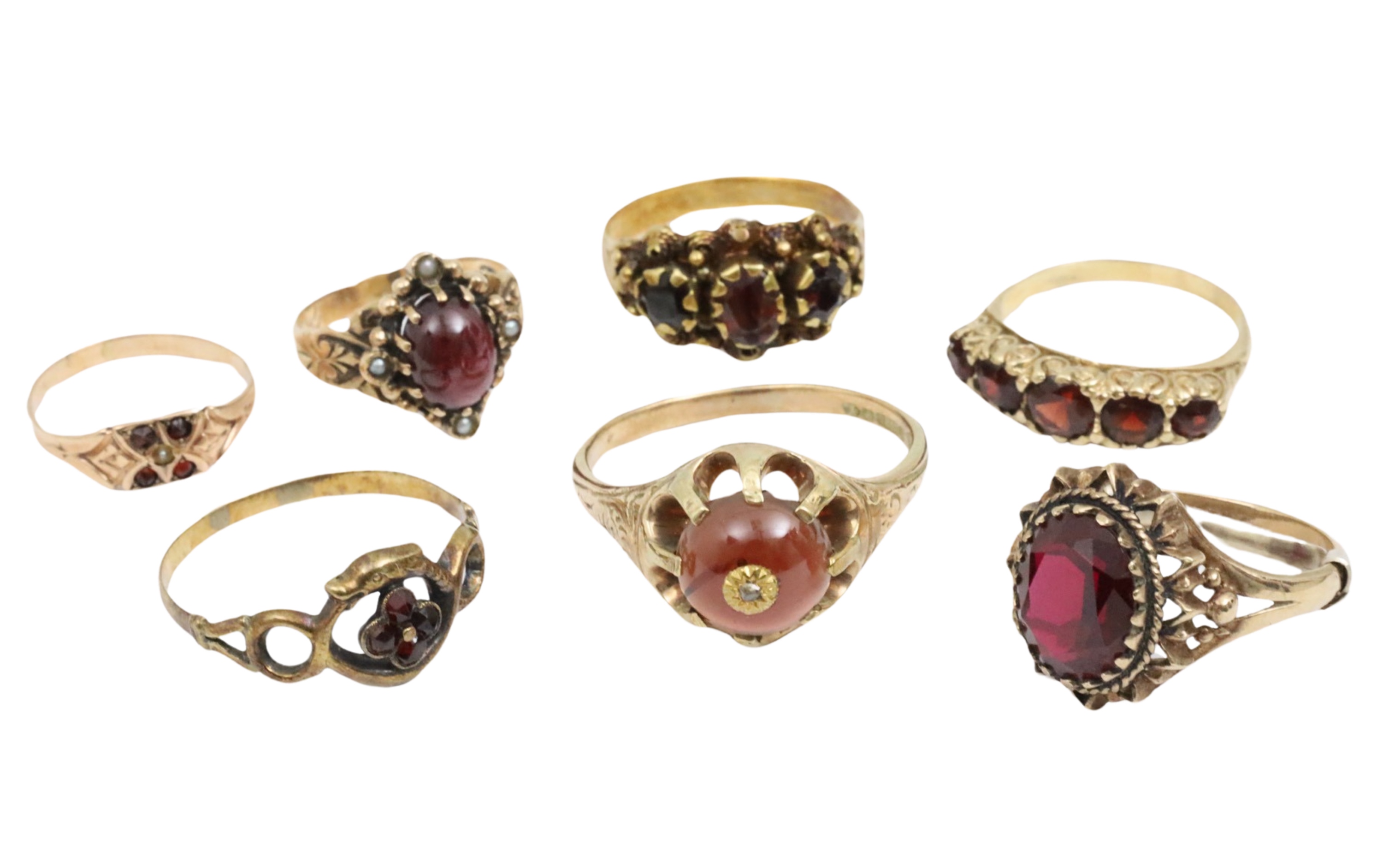 7 MIXED YELLOW GOLD GARNET RINGS 3ccb6f