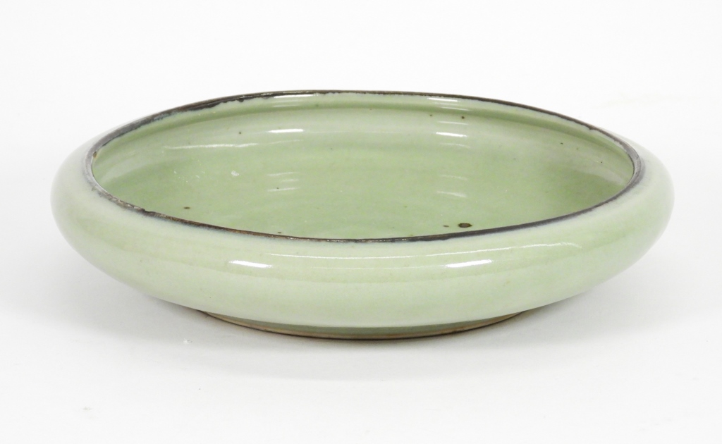 18C CHINESE CELADON LOW BOWL China 18th 3ccc56