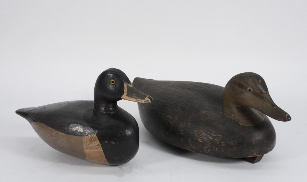 2PC CARVED WOOD DUCK DECOYS United 3ccc9f