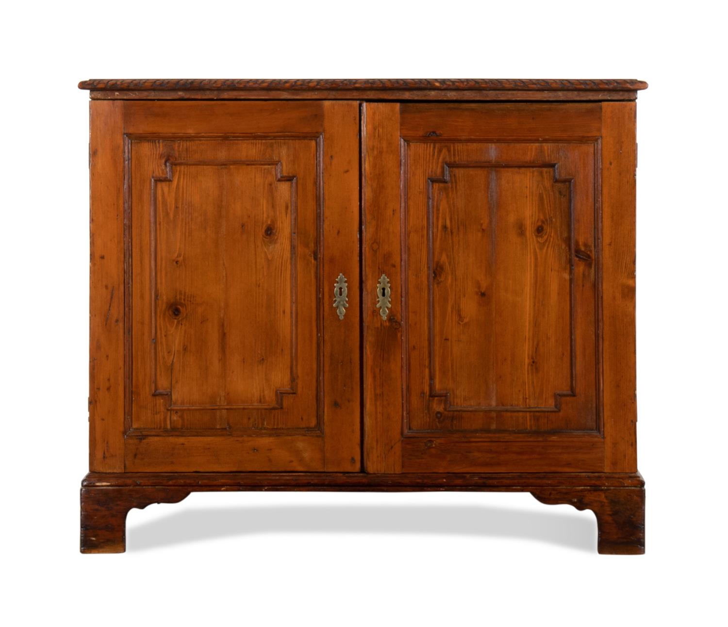 BRITISH GEORGIAN STYLE PINE CABINET  3cd163