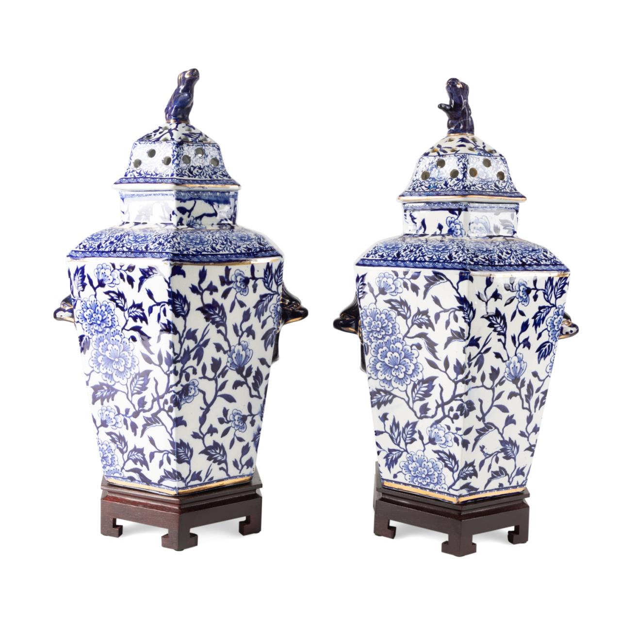 PAIR ENGLISH BLUE WHITE URNS 3cd255