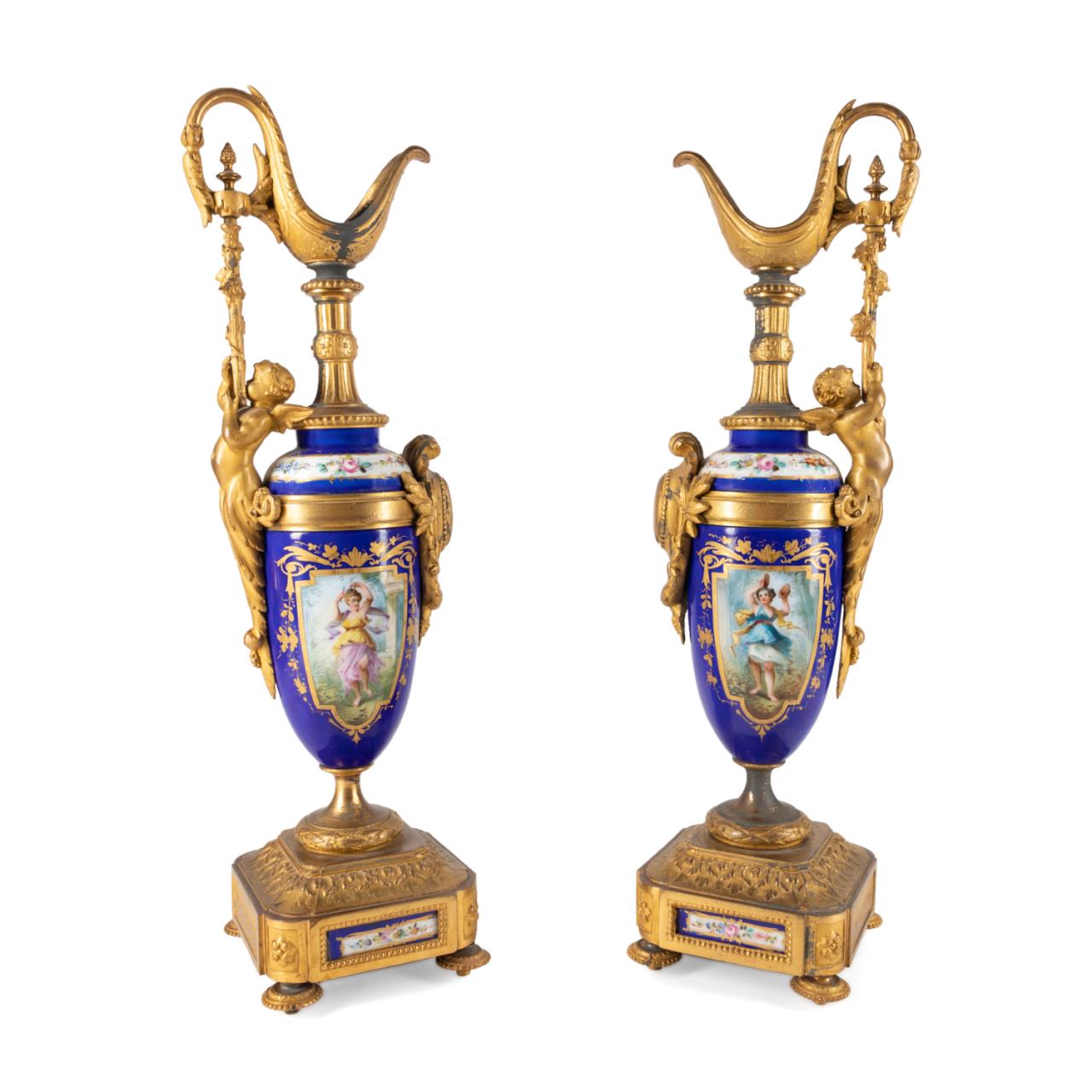 PAIR SEVRES STYLE BLEU CALLOUTE