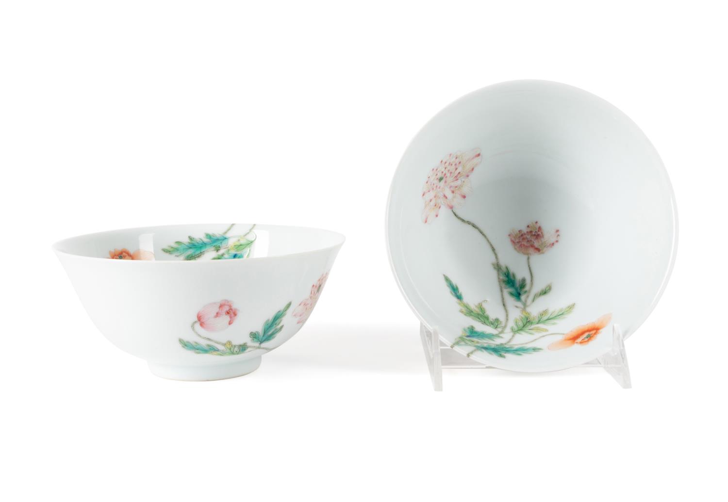 PAIR CHINESE FAMILLE ROSE BOWLS 3cd3f1