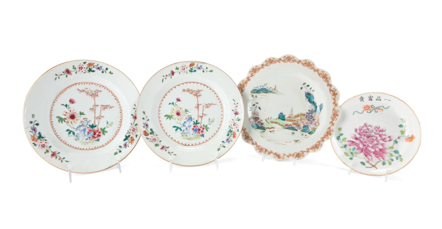 FOUR CHINESE EXPORT FAMILLE ROSE PLATES