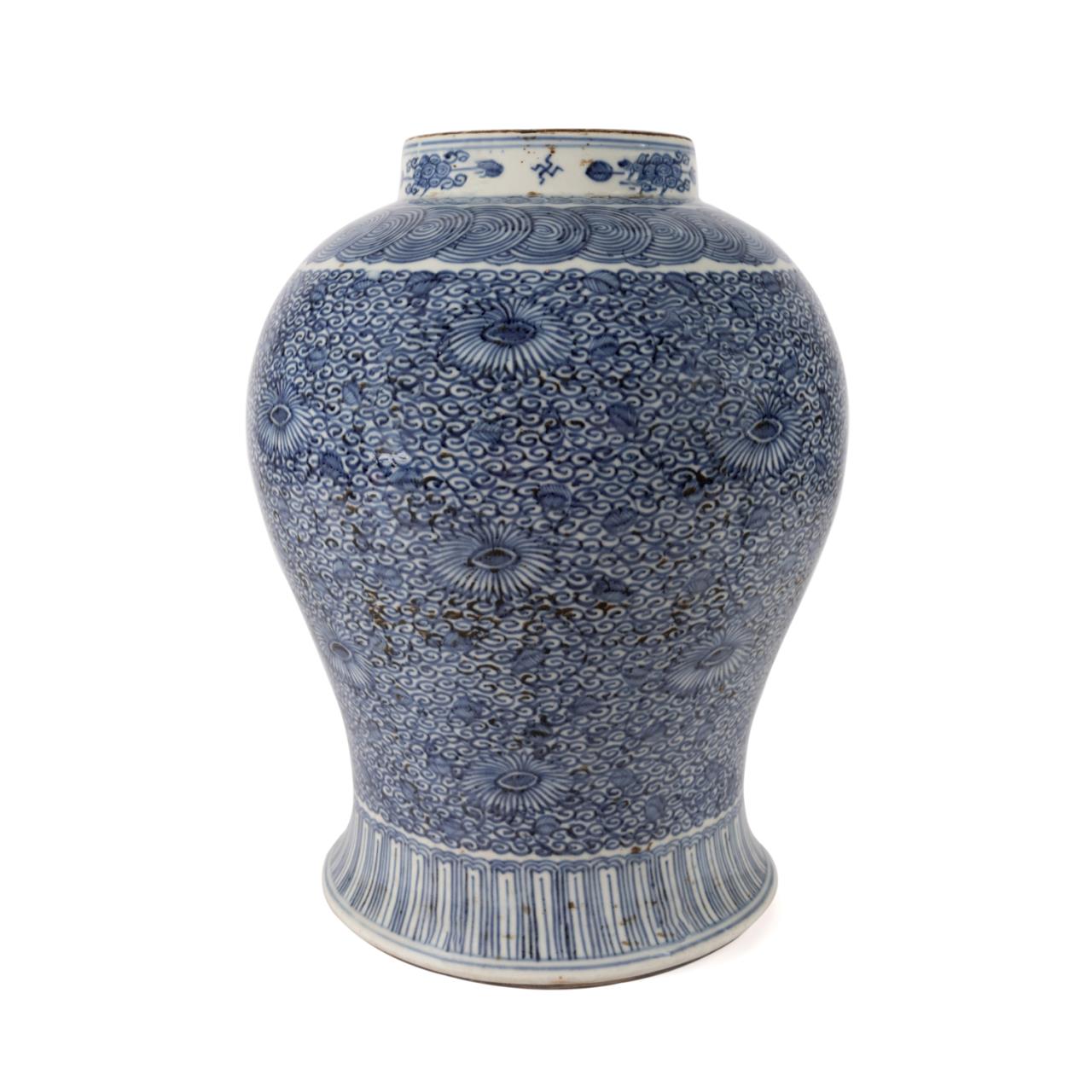 CHINESE BLUE WHITE FLORAL JAR 3cd433