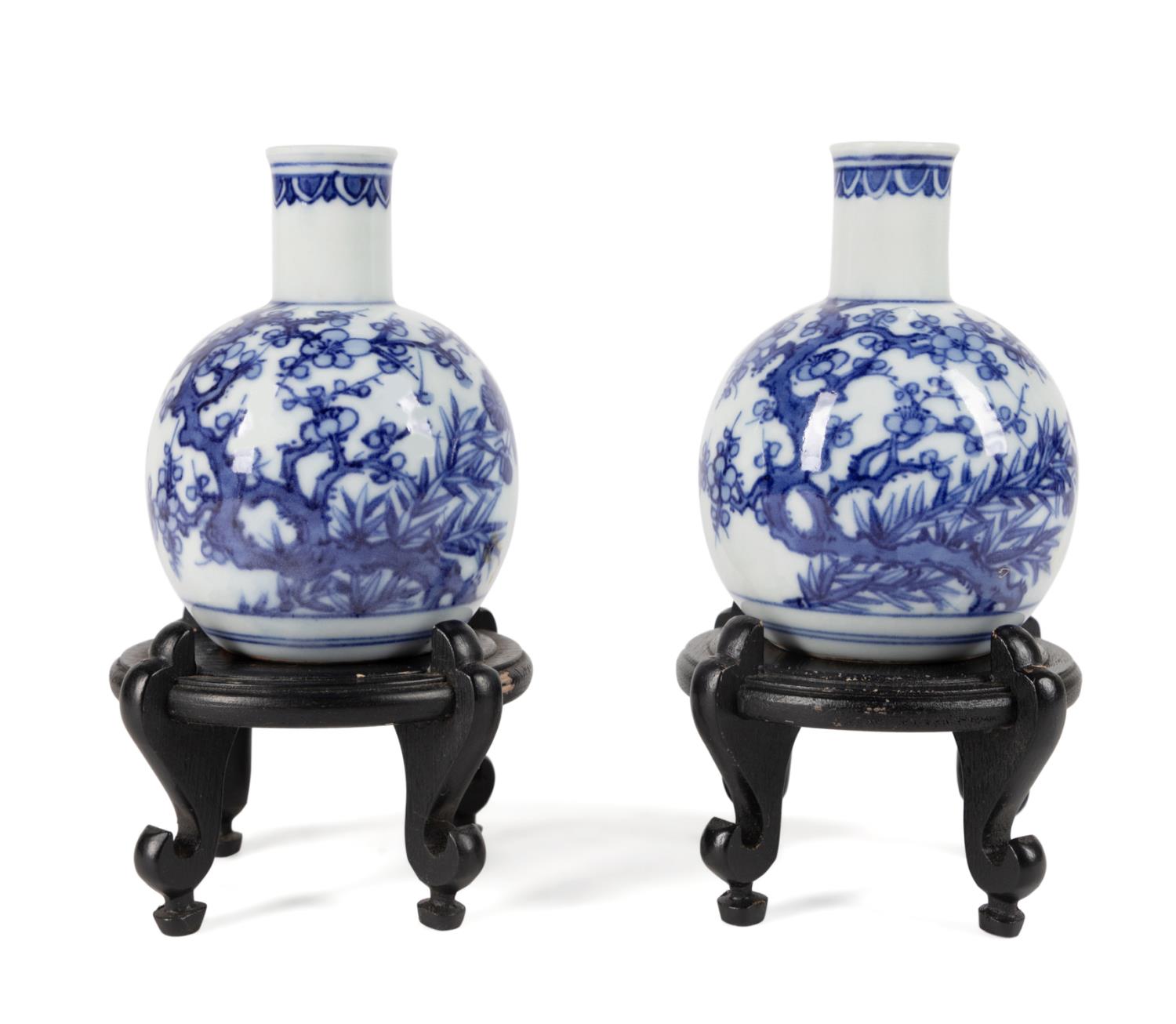 TWO MINIATURE CHINESE BLUE & WHITE