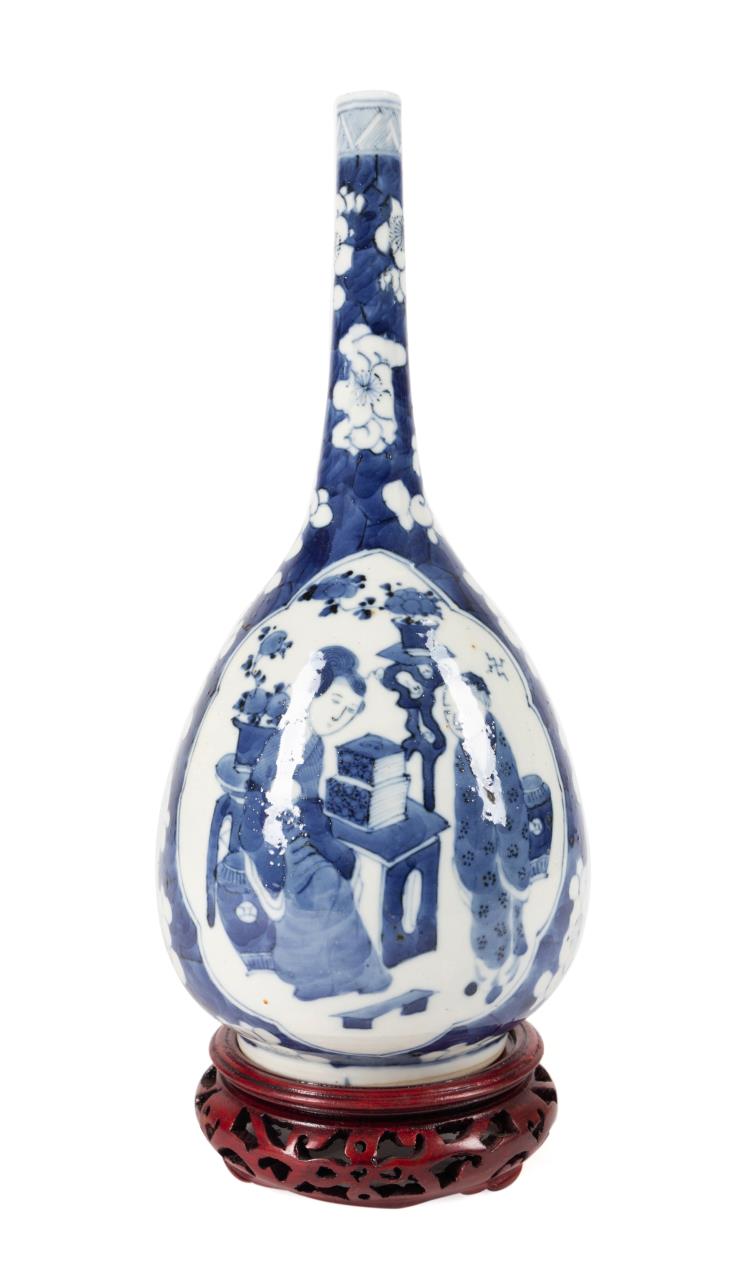 CHINESE BLUE & WHITE STICK NECK