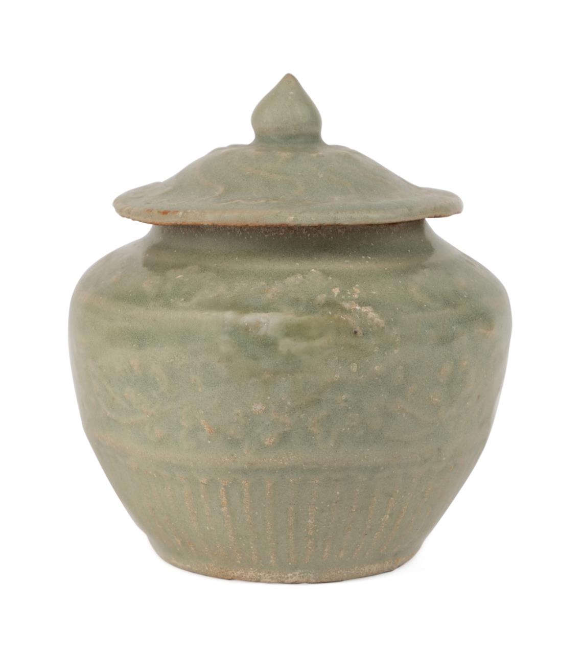 CHINESE LIDDED CELADON JARLETTE