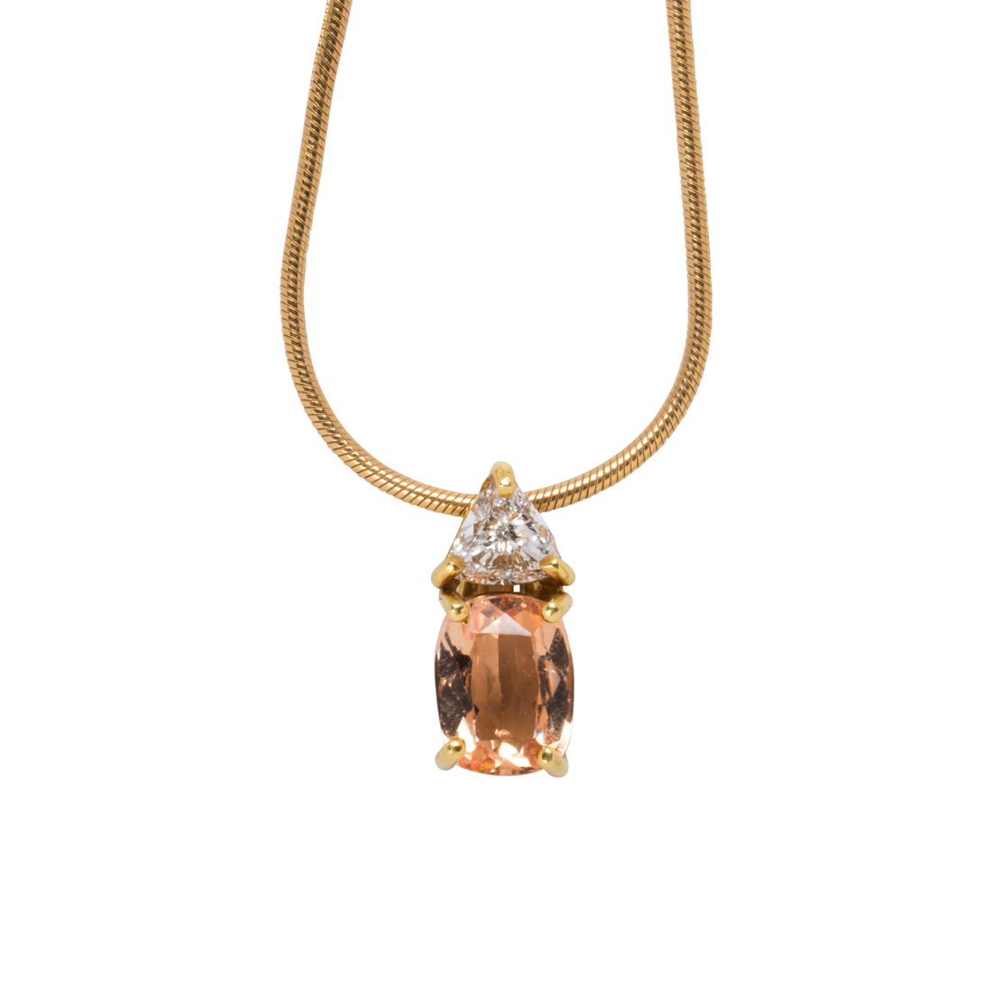 AN ORANGE TOPAZ PEDANT NECKLACE