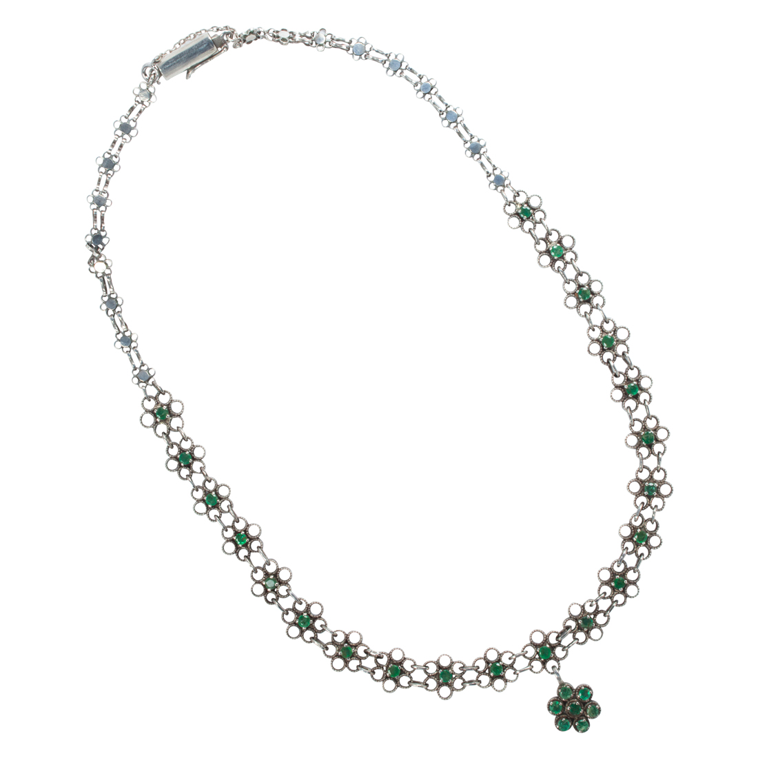 AN EMERALD AND SILVER NECKLACE