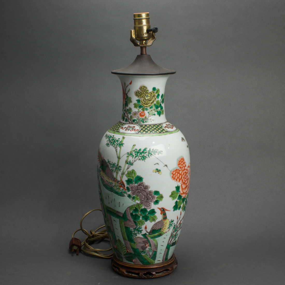 CHINESE FAMILLE VERTE VASE Chinese 3cdccf