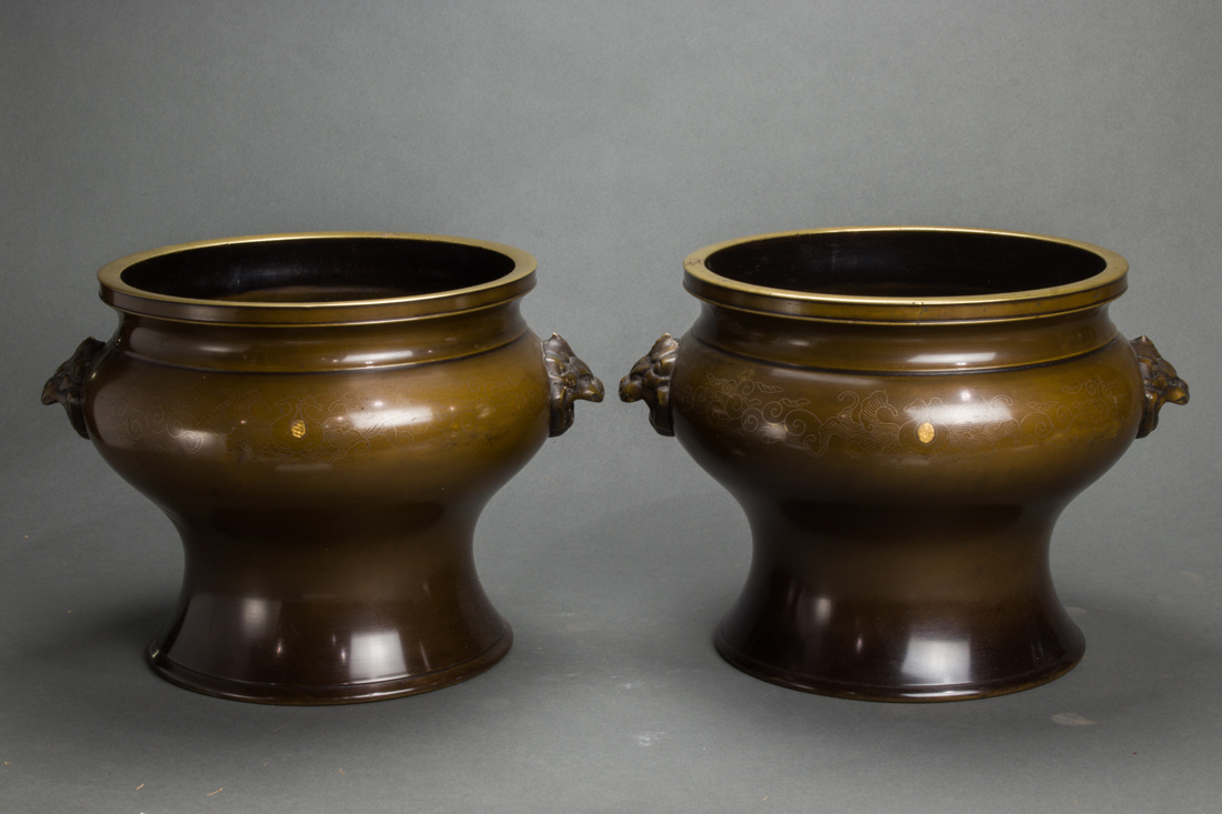 PAIR OF JAPANESE BRONZE URNS Pair