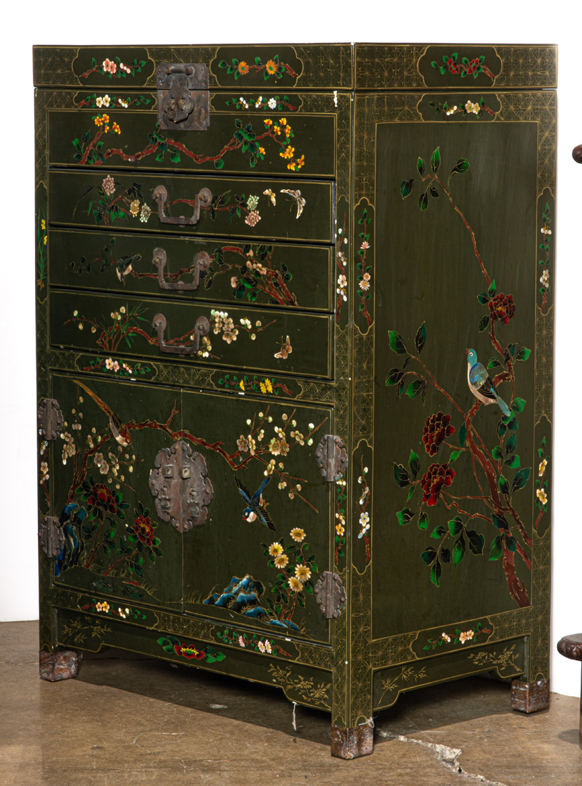 CHINESE SMALL LACQUERED CABINET 3cdcd9