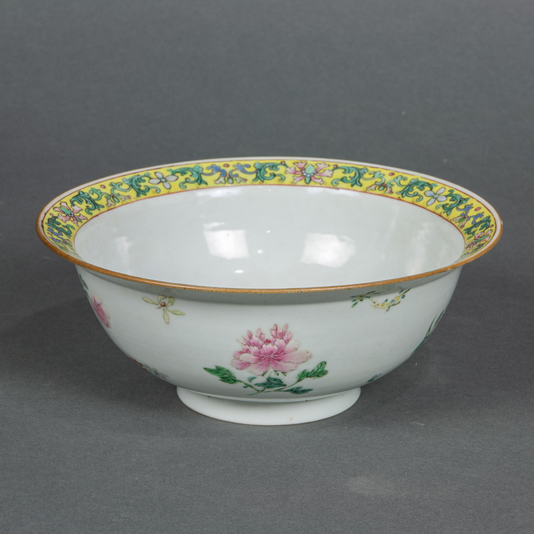 CHINESE FAMILLE ROSE BOWL Chinese