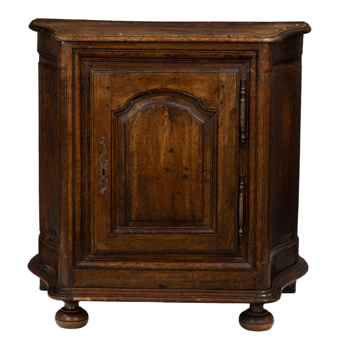 A FRENCH PROVINCIAL OAK CREDENZA  3cdd5b