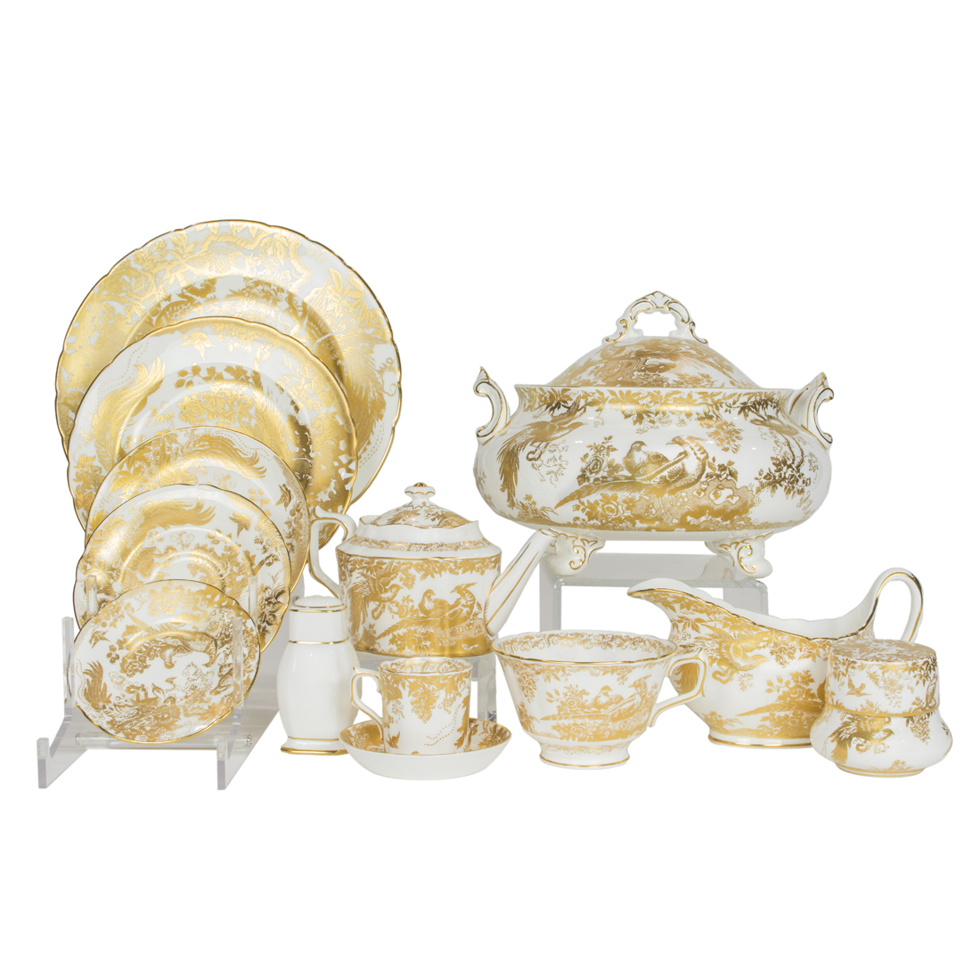 AN EXTENSIVE ROYAL CROWN DERBY PORCELAIN