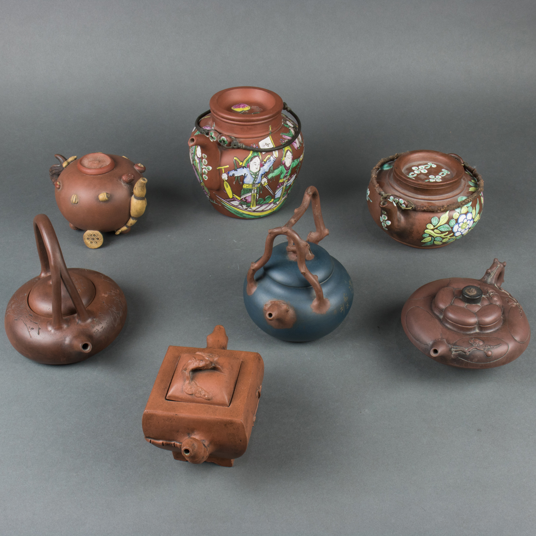  LOT OF 7 CHINESE YIXING TEAPOTS 3cdf0b