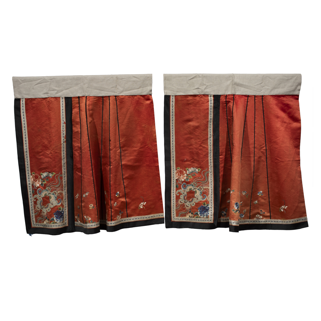 CHINESE EMBROIDERED RED GROUND 3cdf34