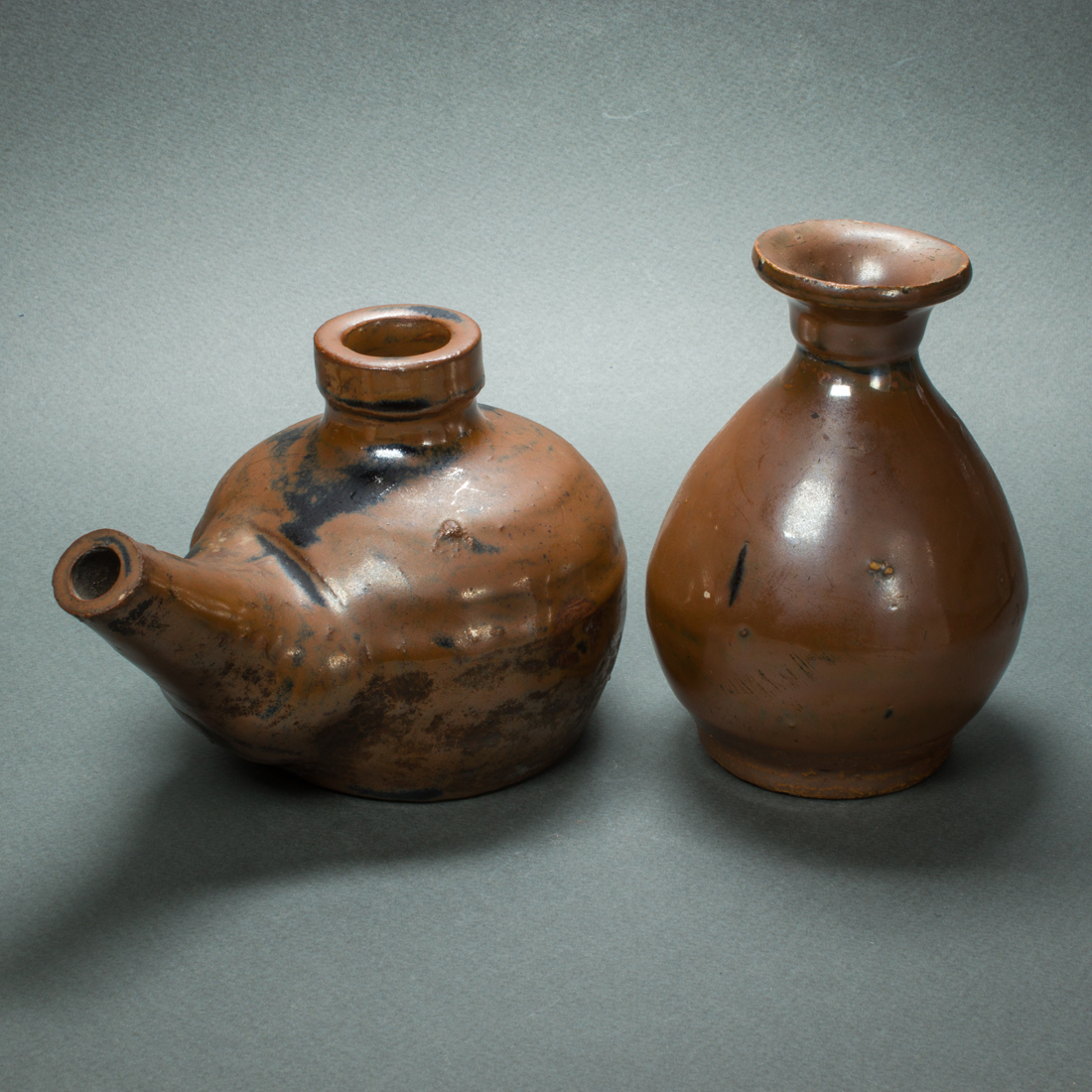 TWO CHINESE MING DYNASTY BROWN